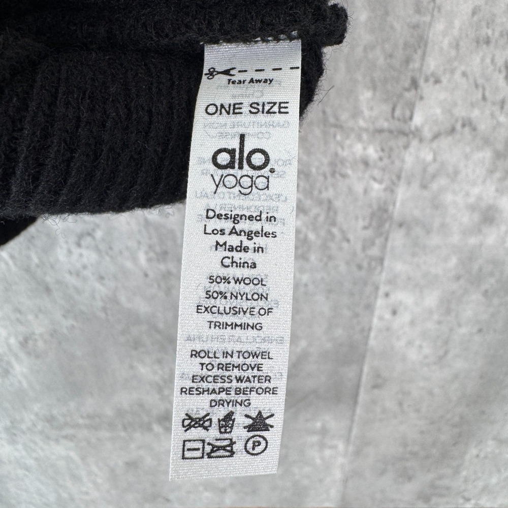 Alo Yoga Black Varsity Beanie Knit Cuffed Winter Hat Embroidered Logo Unisex - Picture 2 of 4